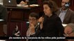 Una mujer interrumpe en el pleno del Parlamento de las Islas Baleares: 