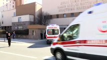 Zekai Tahir Burak Hastanesi'ne ambulansların girişi (2)