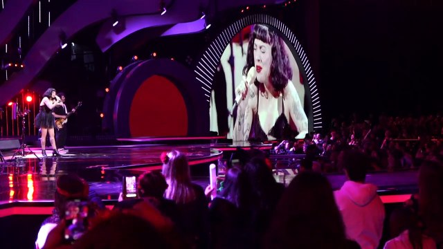 Disturbios y un polémico show de Mon Laferte en el festival de Viña del Mar