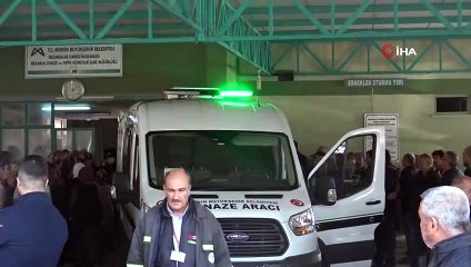 Doktor başkan, cenazede rahatsızlanan kişiye ilk müdahaleyi yaptı