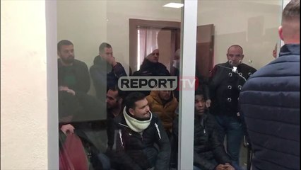 Report TV -Shkatërruan stolat në stadiumin 'Air Albania', shkon në 4 numri i të arrestuarve!