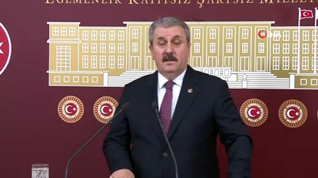 BBP Genel Başkanı Destici: “Türk bayrağının asılmadığı, İstiklal Marşı'nın okunmadığı, terörist başı Abdullah Öcalan'a saygılar sunulan bir kongrede Atatürk'ün partisinin ne işi var? Hangi mantıkla orada bulunmuşlardır”