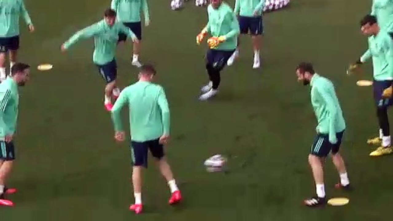 Caras alegres en el Real Madrid antes de enfren...
