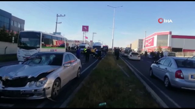 Yolun karşısına geçmek isterken otomobil çarptı