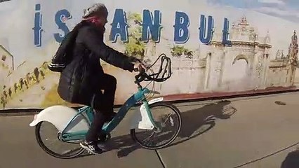Time Türk, İstanbul'da bisikletli ulaşım rotalarını deneyimliyor.