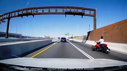 Car Stops Suddenly on Baltimore Freeway