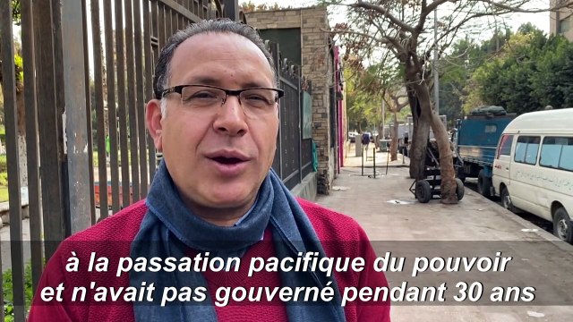 Des Egyptiens réagissent au décès de l'ancien président Hosni Moubarak