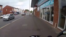 Beau geste d'un motard très honnête