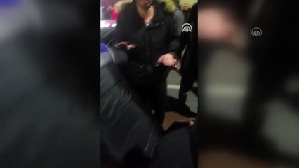 Kaza yapan genci, linçten polis kurtardı