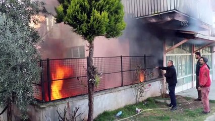 Apartman bahçesinde çıkan yangın söndürüldü - DENİZLİ