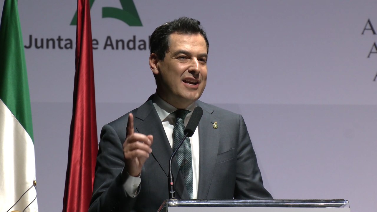 Moreno destaca el "orgullo de los andaluces" en el 40 aniversario del Estatuto