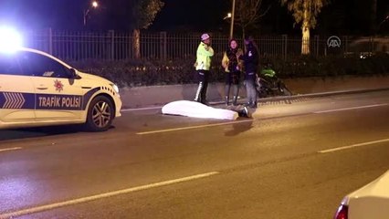 Refüje çarpan motosikletin sürücüsü öldü - İZMİR