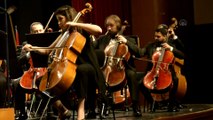 İtalyan sanatçı Tifu, Tekfen Filarmoni Orkestrasıyla Bursa'da konser verdi - BURSA