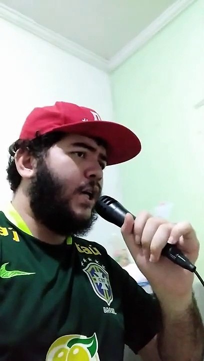 DaniloAraujo o cara mais romantico nome da musica a novinha foi que o baile funk ta comer bolo