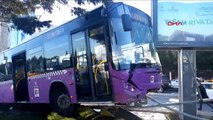 Ataşehir'de halk otobüsü kaza yaptı