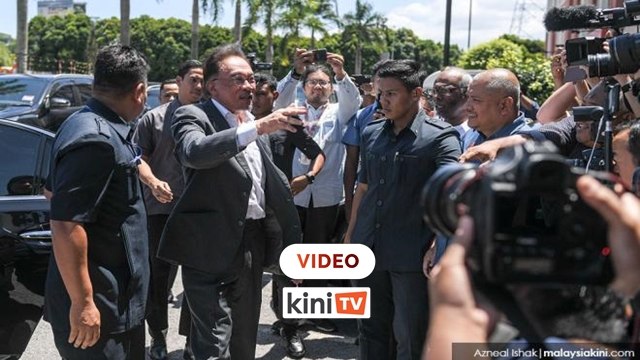LIVE: Sidang media di rumah Anwar Ibrahim. Adakah Anwar cukup sokongan sebagai PM ke 8?
