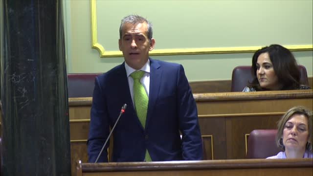 Carmen Calvo a la ultraderecha : A lo mejor a ustedes no les gustan las urnas y sí lo ocurrido antes de la democracia