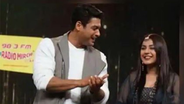 Mujhse Shaadi Karoge: Shehnaz और Siddharth को साथ देख पागल हुए Sidnaaz Fans | FilmiBeat