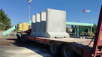 İdlib’e beton bariyer sevkiyatı