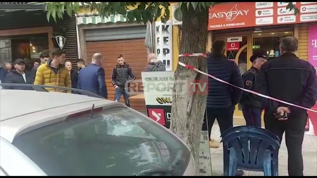 Report TV - Tjetër krim në familje, burri vret me levë gruan në qendër të Durrësit