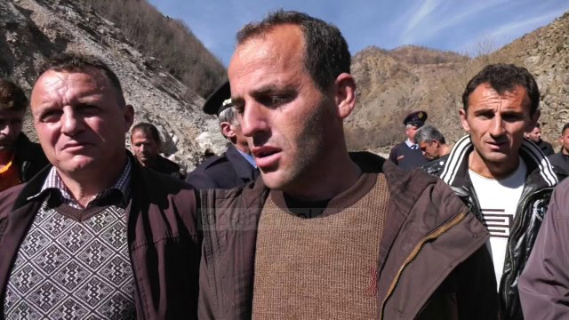 Protestë kundër hidrocentralit/ Klos, banorët: Mos na e merrni ujin