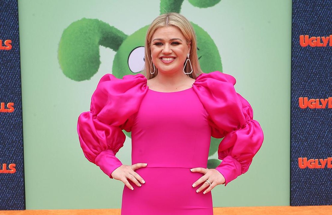Kelly clarkson moderiert billboard music awards