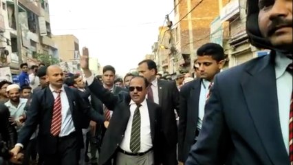 'Sankatmochan' NSA Doval pushes past security cordon, assures peace to people
