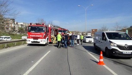 Pendik'te iki araç birbirine girdi: 3 yaralı