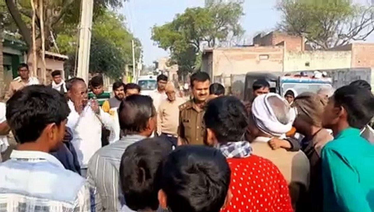 बरहन थाना में भैंस चोरों के हौसले बुलंद रात्रि में कर ले गए तीन भैंसों की