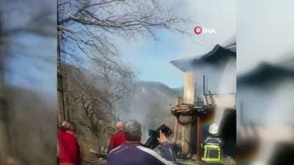 Ev yangınında anne ve down sendromlu kızı kurtarıldı