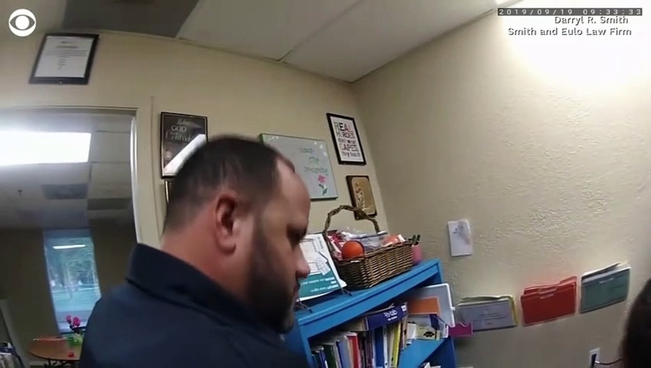 Floride : Ces images qui révoltent les américains dans lesquelles un policier décide de passer les menottes à une fillette de 6 ans qui a mis des coups de pieds à sa maîtresse