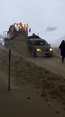 Une façon incroyable de dépanner une voiture en panne
