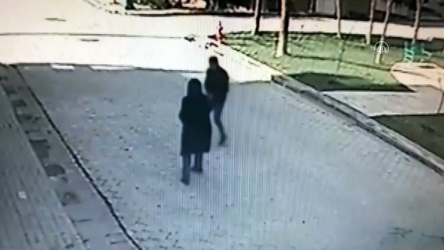 Kadının çantasını bıçak zoruyla gasp eden zanlı yakalandı - DENİZLİ
