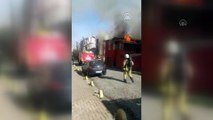 Fatih'te gecekonduda çıkan yangın söndürüldü - İSTANBUL