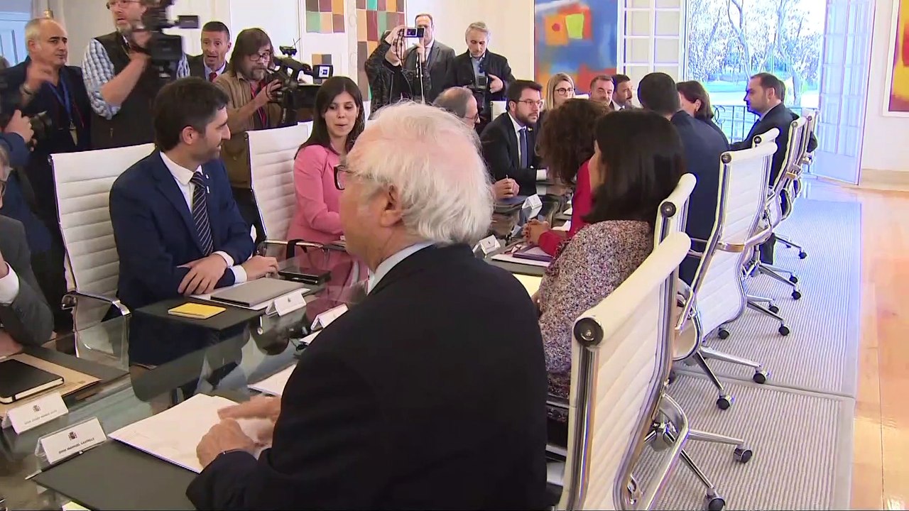 Gobierno y Generalitat acuerdan que la mesa se reúna una vez al mes