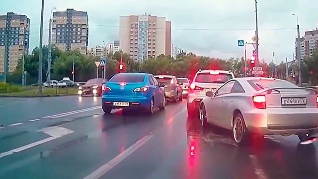 Lo mas sorprendente que veras hoy / The most amazing thing you'll see today ( CHOQUES DE AUTOS )