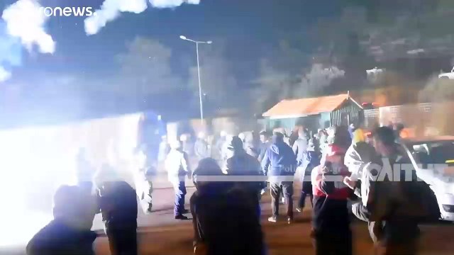 اشتباكات في الجزر اليونانية بين الشرطة ومحتجين ضد بناء مخيمات للاجئين