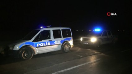 Hafif ticari araç sulama kanalına düştü