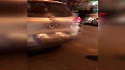 Bahçelievler'de korku dolu anlar; otomobili kucağında bebeği olan kadının üzerine sürdü