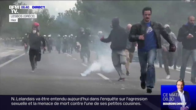 Lesbos: les images d'affrontements entre policiers et habitants contre la construction de camps de migrants