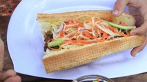 Cambodian food - Beef Skewer with bread - នំប៉័ងសាច់គោអាំង - ម្ហូបខ្មែរ