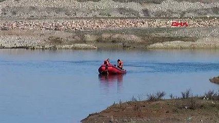 Balık tutmaya giden suriyeli baba-oğul suda kayboldu