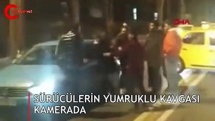Sürücülerin yumruklu kavgası kamerada