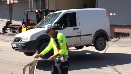 Motosikletli sürücünün hayatını kaybettiği feci kaza kamerada