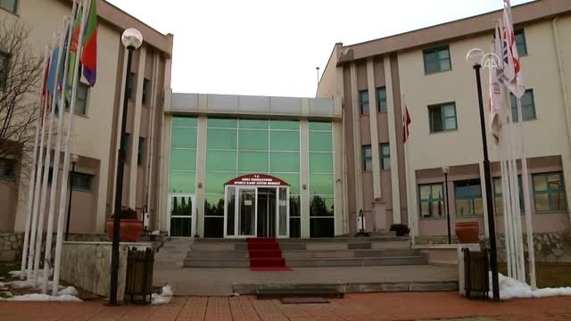 Babası ve ağabeyinin boksta yarım kalan hayalini gerçekleştirmek istiyor