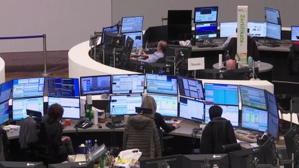 Coronavirus : face au risque de pandémie, les bourses dérapent encore