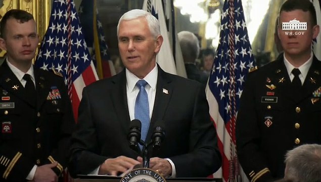 Trump insiste en que el riesgo de coronavirus en EEUU es muy bajo