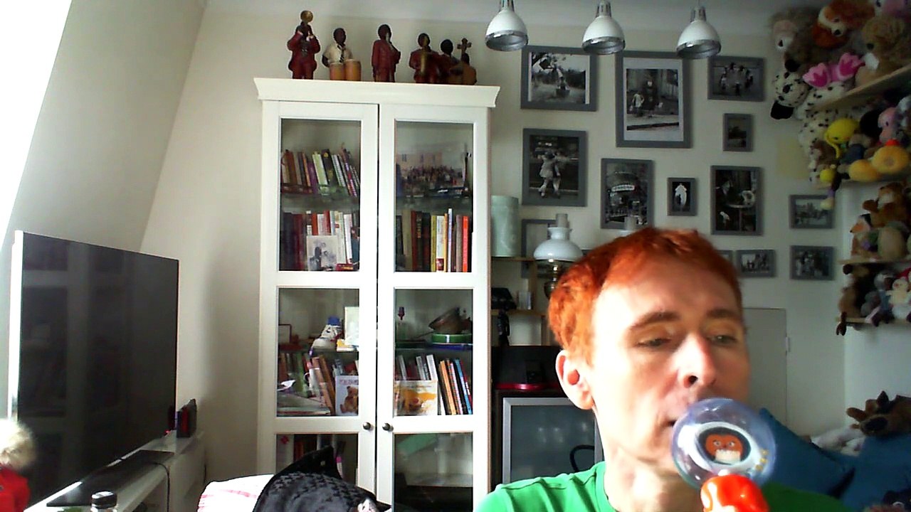 Wiwi égratigne "un dimanche au matin" de la Bottine Souriante