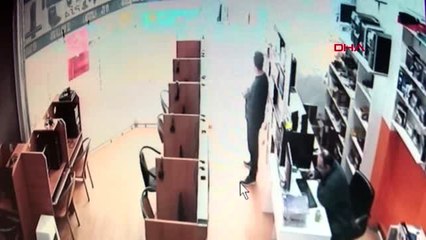 Beylikdüzü'nde avm'de karısını bıçaklayan adam polise teslim oldu
