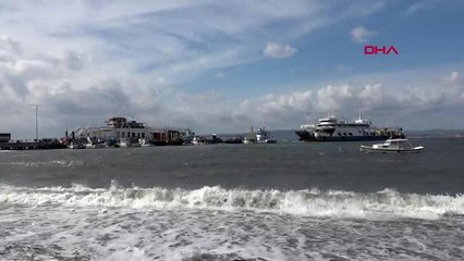 Çanakkale fırtına nedeniyle gelibolu feribotu karaya oturdu